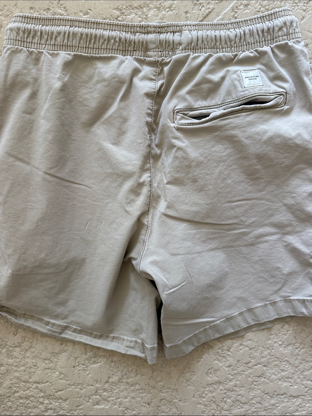 American Eagle Outfitters Men's Light Beige Drawstring Athletic Shorts - Picture 4 of 5